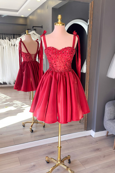 Lenta Moda Kırmızı Dantel Kaplı Parlak Saten Mini Parti Elbisesi