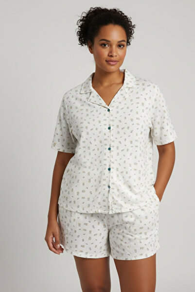 İPEKTENİM Mini Çiçek/Yaprak Desenli Büyük Beden Şort Gömlek Pijama Takımı