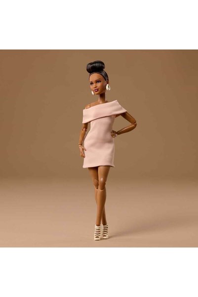 Barbie Signature Basics İkonik Koleksiyon Bebeği Model 08 JJX27