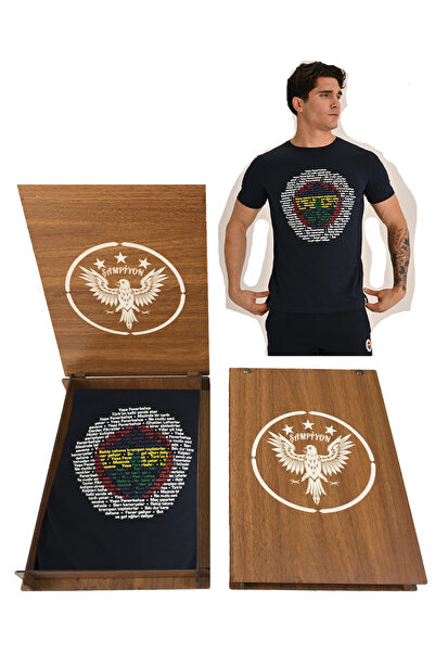 Fenerbahçe ERKEK TRİBÜN MARŞ LOGO T-Shirt Hediyelik Ahşap Kutulu