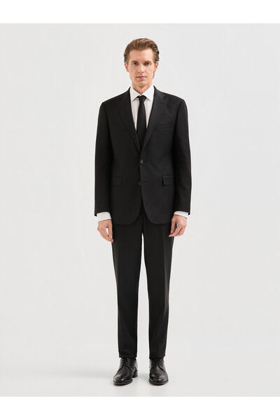 Karaca Siyah Takım Elbise