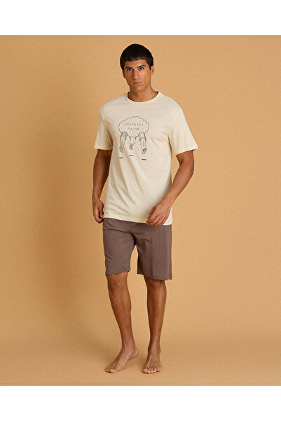 REDTAG طقم بيجاما رجالي مطبوع عليه تيشيرت وشورت طويل محبوك