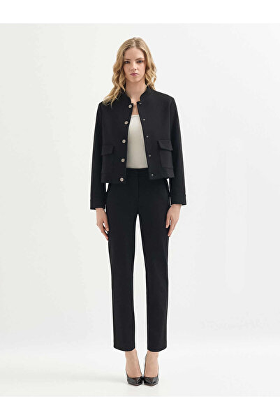 Karaca Siyah Kısa Hakim Yaka Ceket