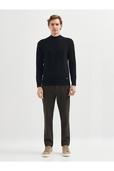 Karaca Siyah Yün Karışımlı Desenli Yarım Balıkçı Kazak