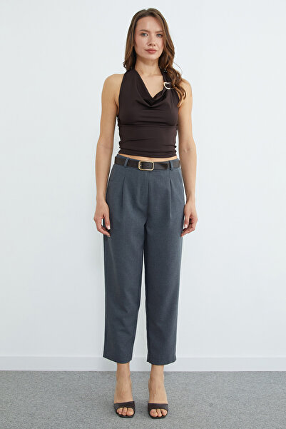 Fulla Moda detaliu la curea cu pliuri cu buzunare Pantaloni