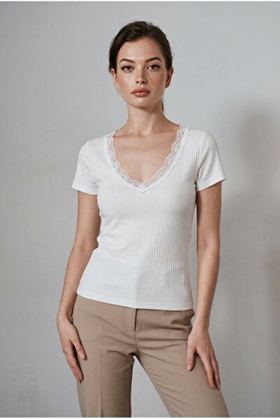 Madmext Εκρού με λαιμόκοψη σε σχήμα V Δαντέλα Λεπτομερές κοτλέ Γυναικείο T-sh...