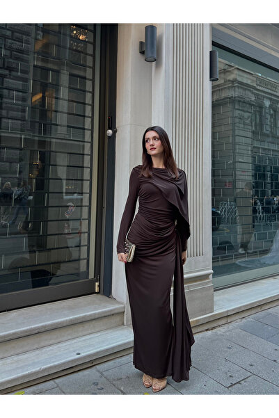 For Angels فستان طويل بتصميم شال على الكتفين بإبزيم