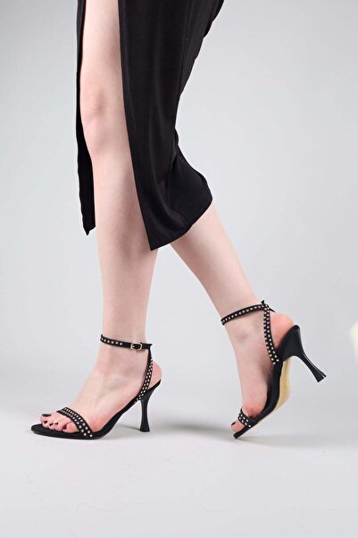 Birikon Helin Eyelet Detail Heeled Shoes Black