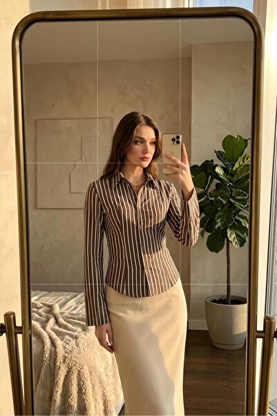 PERA MODA Vücuda Oturan Beli Saran İspanyol Kol Çizgili Gömlek