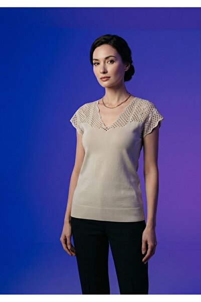 BİLGENS BUTİK Women's V-Neck Knitted Detail Blouse