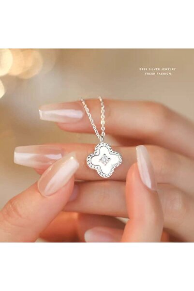 Generic قلادة البرسيم