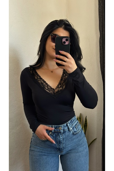 ROSYPOSY SİYAH DANTEL YAKA ÇITÇITLI BLUZ