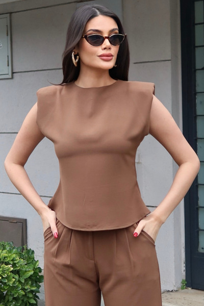 KECHİ WOMAN Linda Fabric Padded Shoulders Blouse |   Strong & Flawless