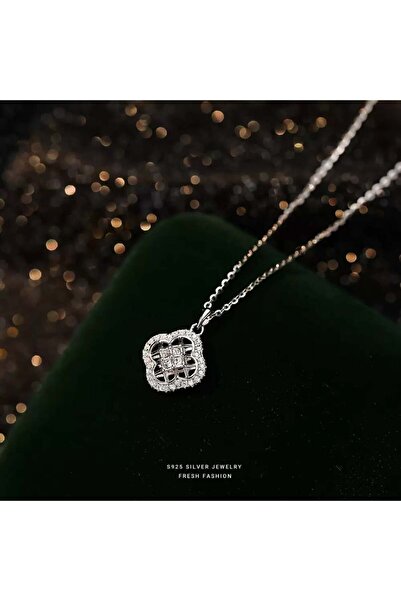 Generic قلادة تحفة البرسيم