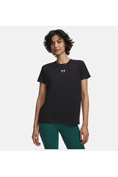Under Armour 1383648-001 تيشيرت نسائي أسود فضفاض برقبة دائرية من كامبوس كور