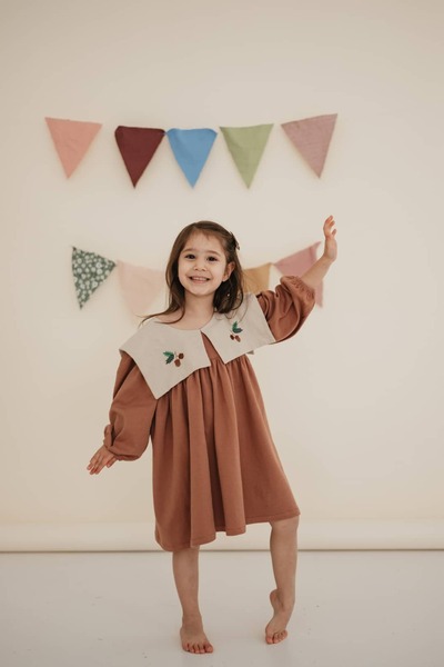 ilo and friends فستان بيلا أكورن