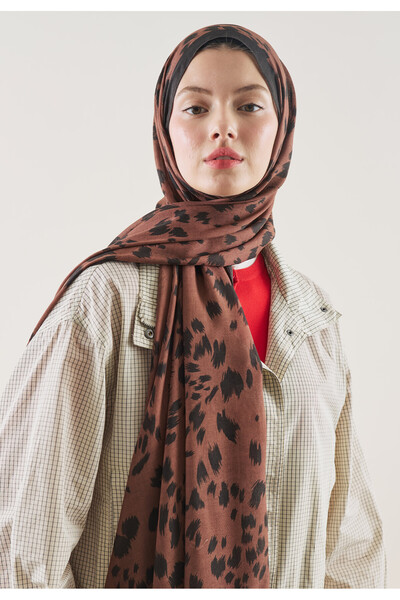 Freshscarfs Καφέ σάλι ράμι με σχέδιο τσιτάχ