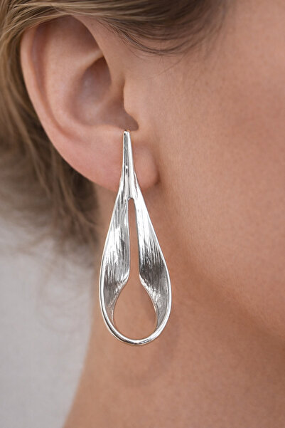 Takıtolia أقراط فضية طويلة متدلية بتصميم أنيق من رويال باللون الفضي