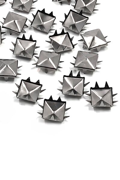 hapshoe Süs Tırnaklı Platin Çakma Kare Piramit 5 mm 20 Adet Metal Trok