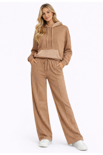Nobrand Women's brown camel oversized tracksuit with sweatshirt and wide pant...