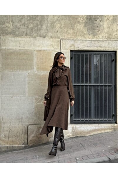 Nesil ΑΣΥΜΜΕΤΡΗ ΦΟΥΣΤΑ ΜΕ ΛΕΠΤΟΜΕΡΕΙΑ ΔΕΣΙΜΑΤΟΣ ΣΤΟ ΛΑΙΜΟ ΚΑΙ ΛΕΠΤΟΜΕΡΕΙΑ ΦΙΛ...