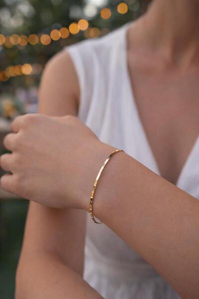 xesha Altın Kaplama Prizma Kesim Minimalist Ajda Bilezik - Zarif Tasarım Hedi...