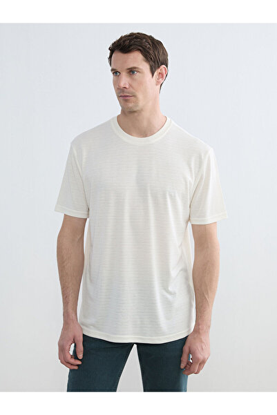 LC Waikiki Nevavm Oval Collar Combed Cotton Men's T-Shirt with a Difference