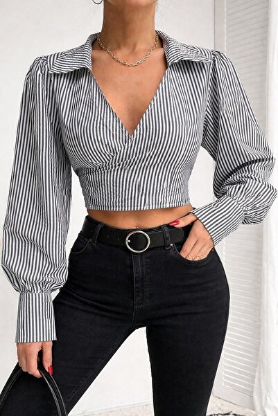 SERBA CULOARE NEAGRĂ K cu două rânduri de nasturi BLUZĂ CU MÂNECĂ LUNGĂ C cro...