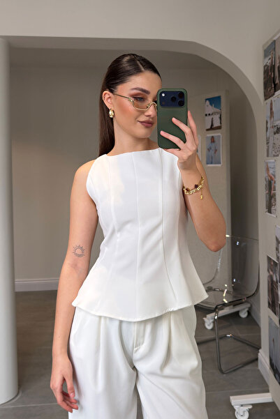 MAGARDE Μπλούζα με λεπτομέρεια πεπλάμ - ΕΚΡΟΥ