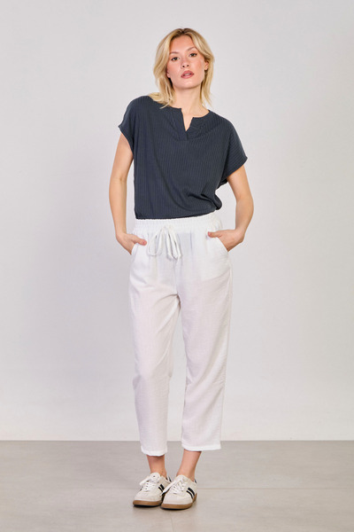 BARRELS AND OIL Women's waist Tie-Detail carrot pants - white