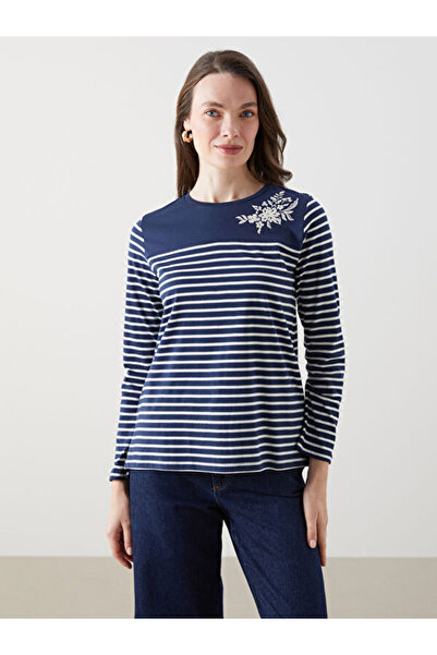 LC Waikiki RMZ GİYİM FARKIYA بلوزة نسائية بياقة روبا مزينة بالزهور