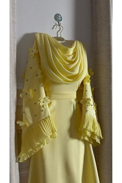 Pyramid masterpieces Soft women's dress with embroidered sleeves