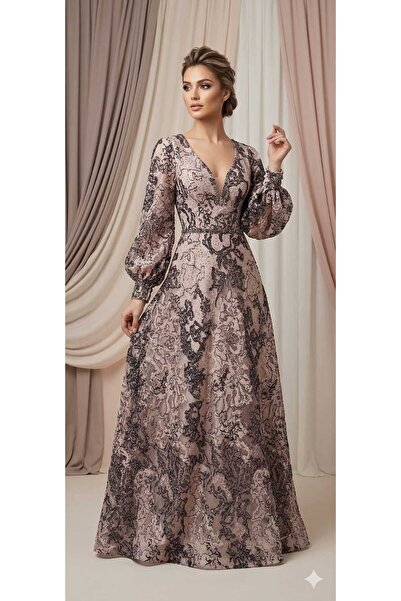 Mesk dresses A luxurious evening dress with an attractive and elegant design.