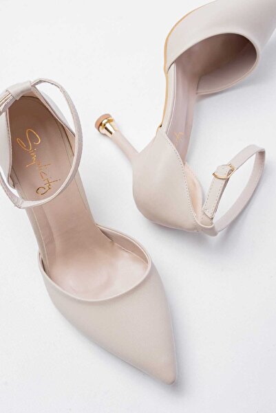 simplicity Curea de gleznă bej, cu spatele închis și detaliu auriu pantofi cu...