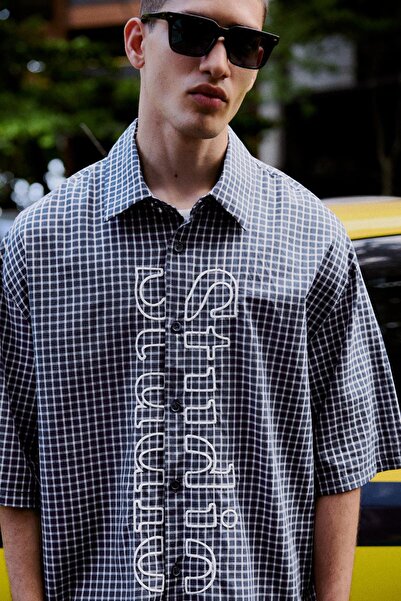 Bershka İşlemeli boxy fit kısa kollu gömlek