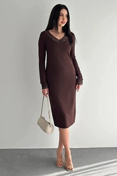 Cool & Sexy Kadın Dantel Detaylı V Yaka Elbise – Uzun Kollu Şık Günlük Elbise