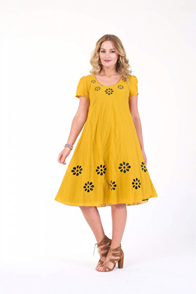 OEM Rochie galbenă cu detalii florale perforate