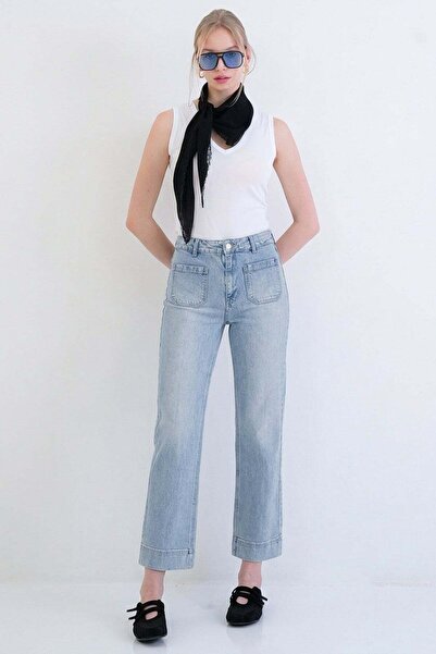 Trend Alaçatı Stili Γυναικείο ανοιχτό μπλε παντελόνι τζιν Με λεπτομέρεια τσέπ...