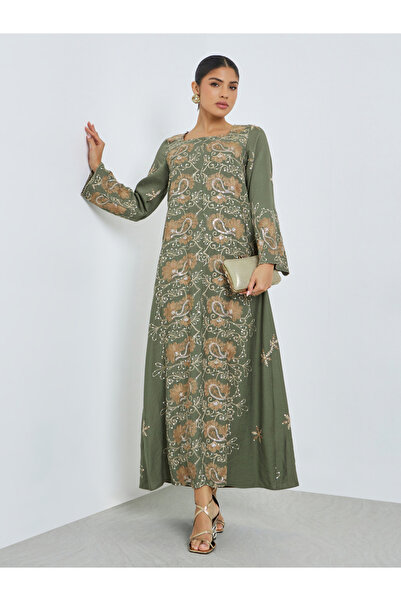 Amirah By Styli Green Square Neck Embroidered Jalabiya