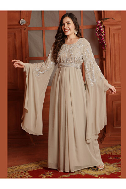 Maxim Creation By Styli جلابية بيج مطرّز بأكمام ملفوف