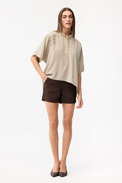 Love My Body Paçası Yırtmaçlı Şort