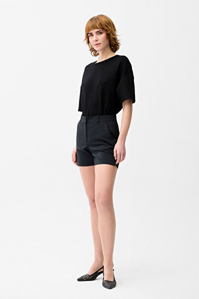 Love My Body Paçası Yırtmaçlı Şort