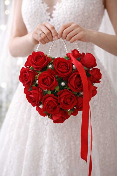 Acarflowers KIRMIZI GÜL ÇANTA FORMUNDA GELİN BUKETİ (28 GÜL)