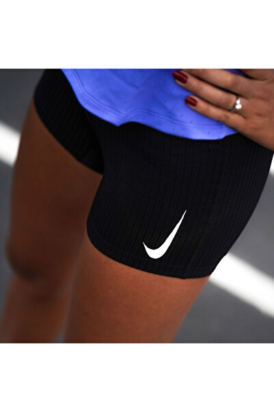 Nike Dri-Fit Adv Kadın Siyah Koşu sortu CJ2367-010