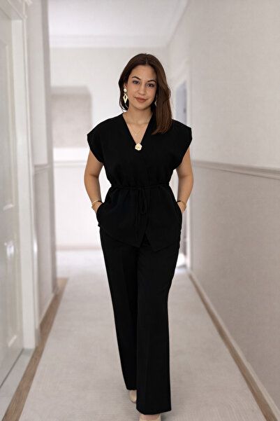 Kuşak detaylı Şık Takım