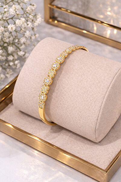 LUNEVA AKSESUAR سوار نسائي بتصميم أنيق بلون ذهبي - مزين بالأحجار وطراز أنيق