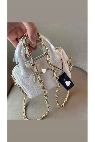GKBUTİK Beyaz monogram detaylı ,zincir detaylı mini çanta