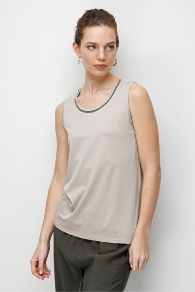 Desen Triko Women's Crew Neck Collar Chain Strap Combed Cotton T-Shirt Beige