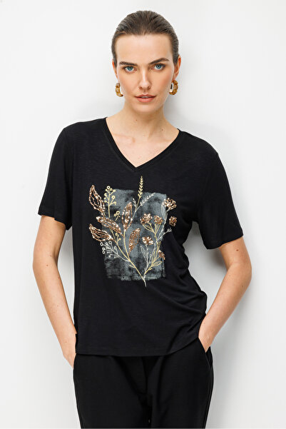 Desen Triko Women's V-Neck Front Sequin Embroidered Combed Cotton T-Shirt Black