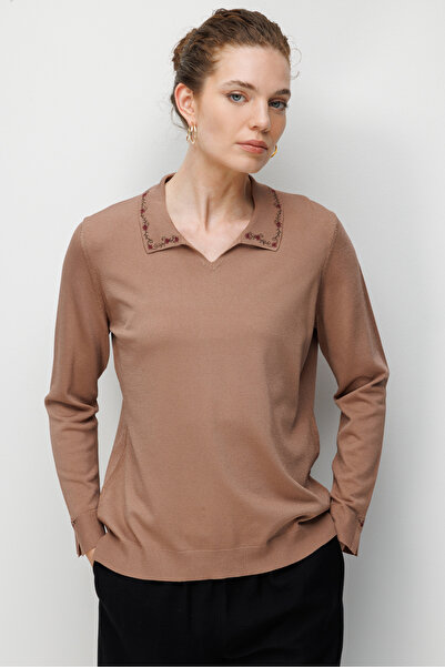 Desen Triko Women's Polo Collar Embroidered Fine Knit Blouse Moka